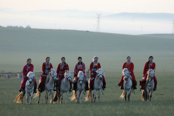 Quels sont les meilleurs spots pour une randonnée à cheval en Mongolie?
